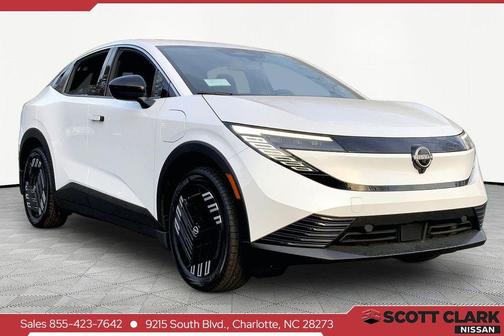 Everest White Pearl Tricoat 2026 Nissan Leaf S+