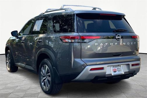2025 Nissan Pathfinder SL FWD