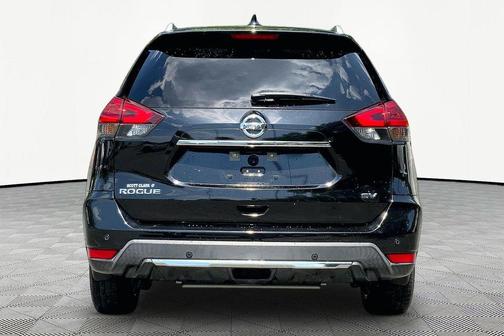 Magnetic Black Pearl 2019 Nissan Rogue SV