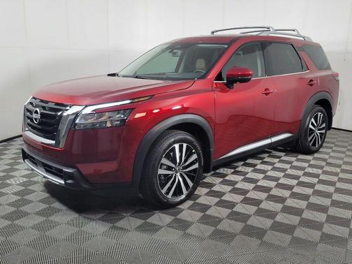 2025 Nissan Pathfinder Platinum 4WD