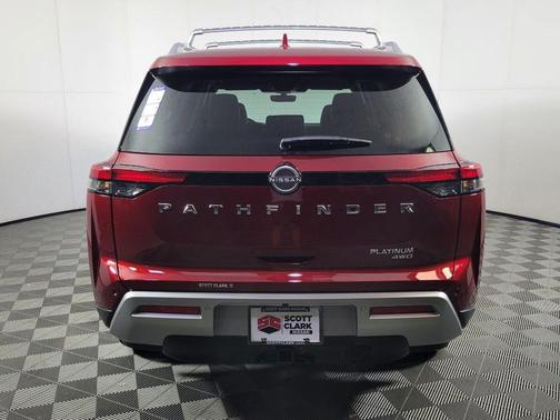 2025 Nissan Pathfinder Platinum 4WD