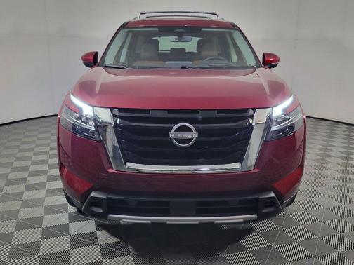 2025 Nissan Pathfinder Platinum 4WD