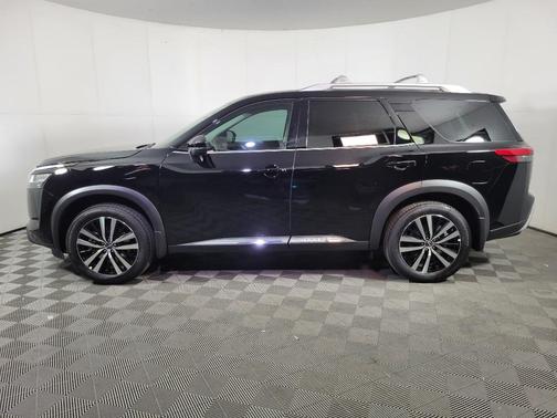2025 Nissan Pathfinder Platinum FWD