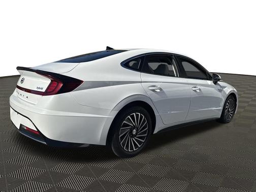 2023 Hyundai SONATA Hybrid SE