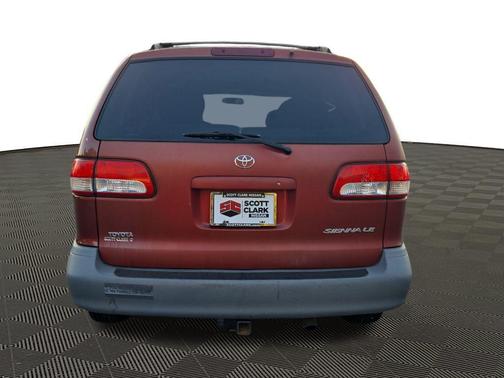 2001 Toyota Sienna LE