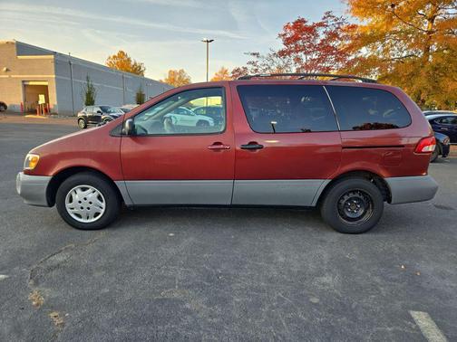 2001 Toyota Sienna LE