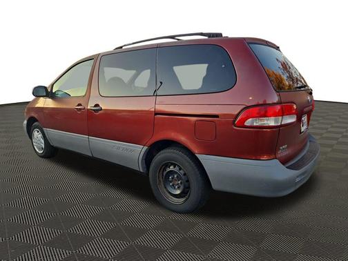 2001 Toyota Sienna LE