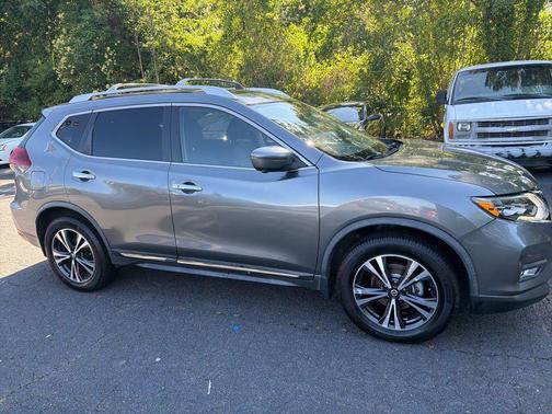 Gun Metallic 2018 Nissan Rogue SL