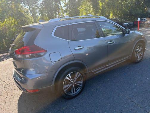 Gun Metallic 2018 Nissan Rogue SL