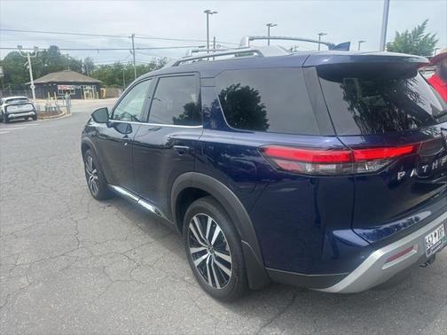 2024 Nissan Pathfinder Platinum 4WD