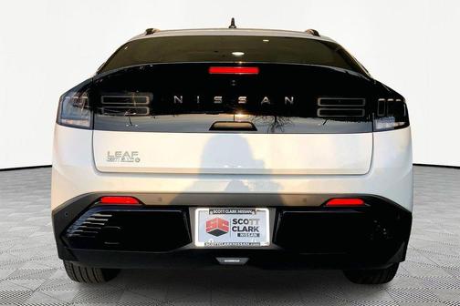 2026 Nissan Leaf PLATINUM+