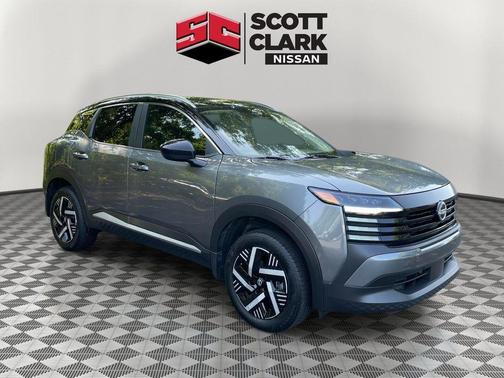 Gun Metallic/Super Black 2026 Nissan Kicks SV