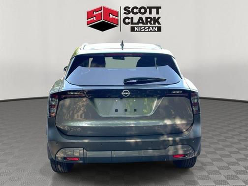 Gun Metallic/Super Black 2026 Nissan Kicks SV