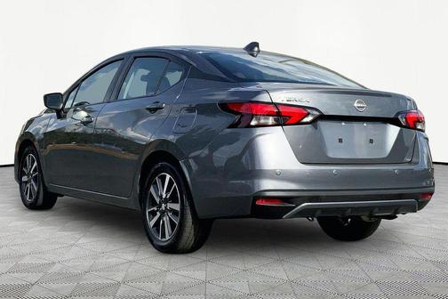 Gun Metallic 2025 Nissan Versa 1.6 SV