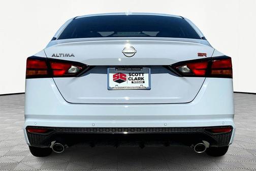 2025 Nissan Altima SR FWD