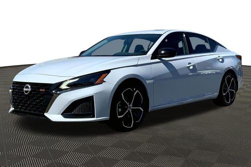 2025 Nissan Altima SR FWD