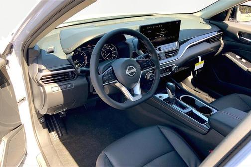 2025 Nissan Altima SR FWD