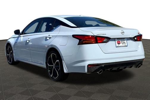 2025 Nissan Altima SR FWD