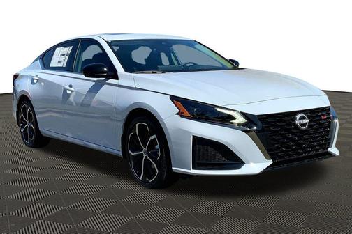 2025 Nissan Altima SR FWD