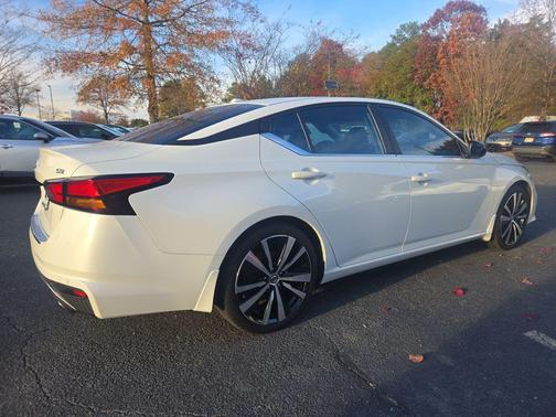 2022 Nissan Altima SR FWD