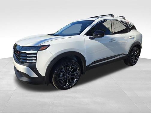 Aspen White Tricoat 2026 Nissan Kicks SR