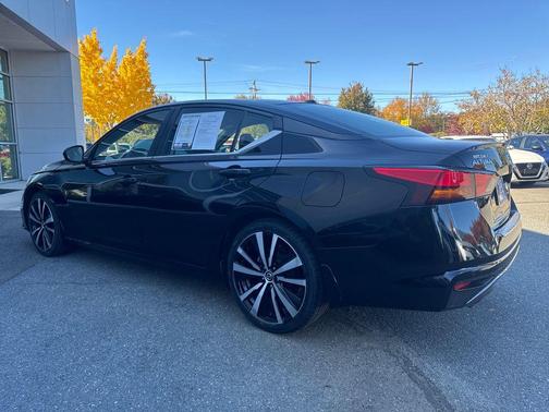 2022 Nissan Altima SR FWD