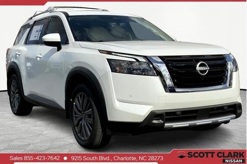 2025 Nissan Pathfinder SL FWD