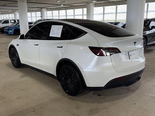 Pearl White Multi-Coat 2022 Tesla Model Y Long Range Dual Motor All-Wheel Drive