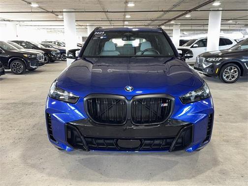 2025 BMW X5 M60i