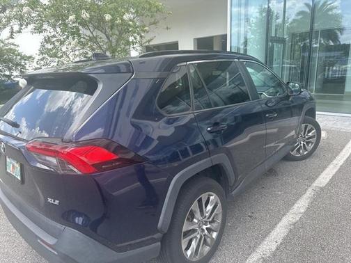 2020 Toyota RAV4 XLE Premium