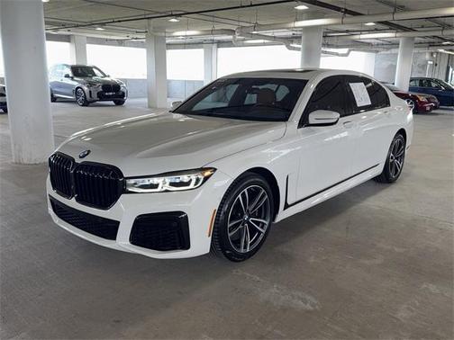 2022 BMW 740 i