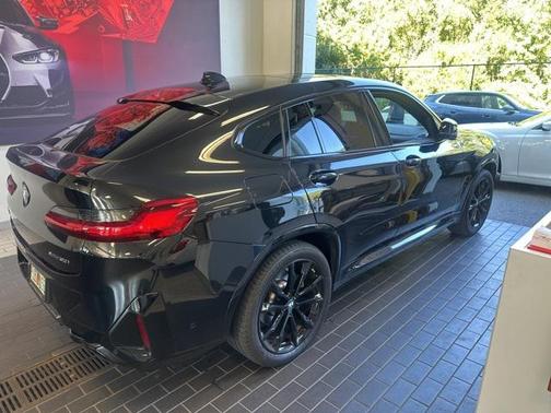 2024 BMW X4 xDrive30i