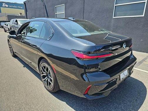 2024 BMW 740 i