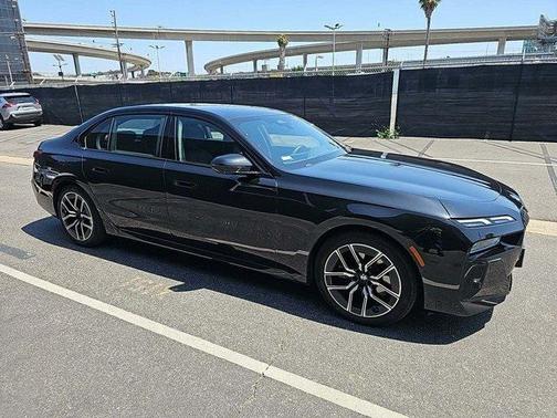 2024 BMW 740 i