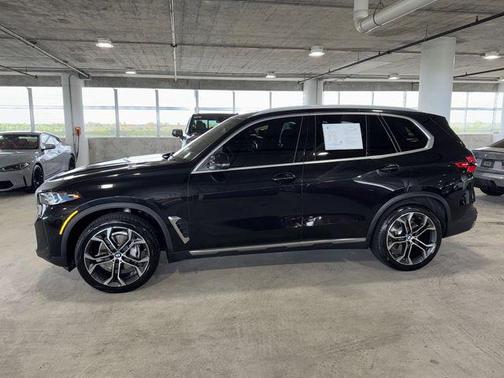 Black Sapphire Metallic 2024 BMW X5 sDrive40i
