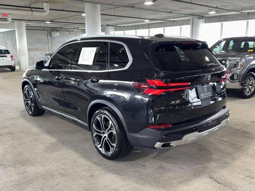 Black Sapphire Metallic 2024 BMW X5 sDrive40i
