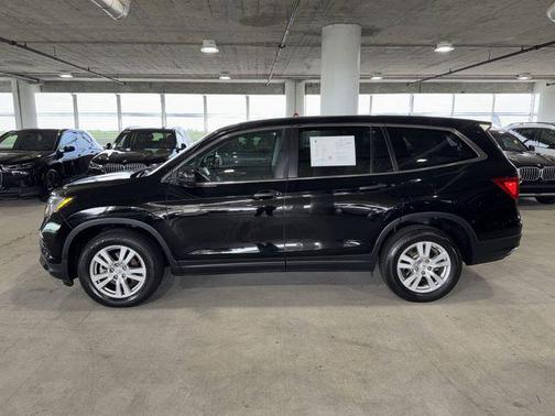 Crystal Black Pearl 2017 Honda Pilot LX