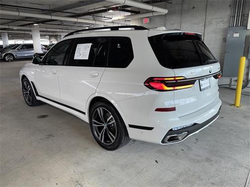 2025 BMW X7 xDrive40i