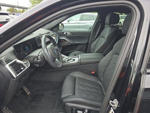 2025 BMW X6 xDrive40i