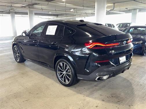 2025 BMW X6 xDrive40i