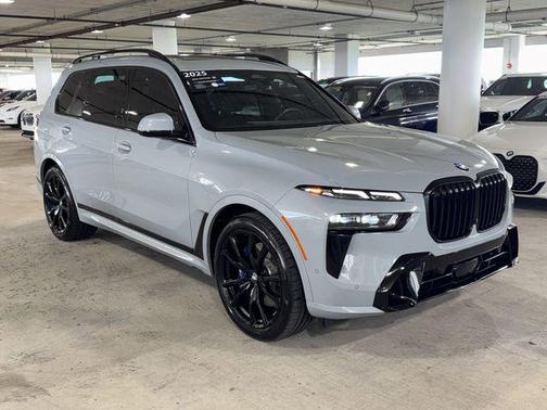 Brooklyn Grey Metallic 2025 BMW X7 xDrive40i