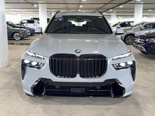 Brooklyn Grey Metallic 2025 BMW X7 xDrive40i
