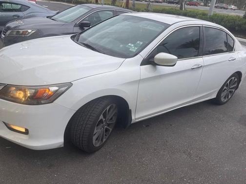 Photo 3 of 7 of 2015 Honda Accord Sport