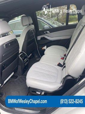 White Metallic 2024 BMW X7 xDrive40i