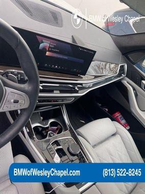 White Metallic 2024 BMW X7 xDrive40i