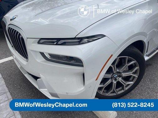 White Metallic 2024 BMW X7 xDrive40i