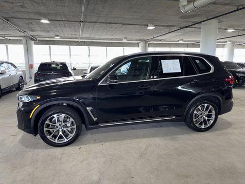 Black Sapphire Metallic 2025 BMW X5 sDrive40i
