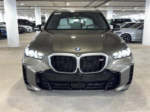 2025 BMW X5 M60i
