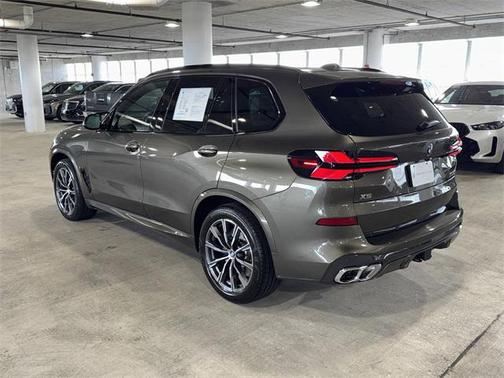 2025 BMW X5 M60i