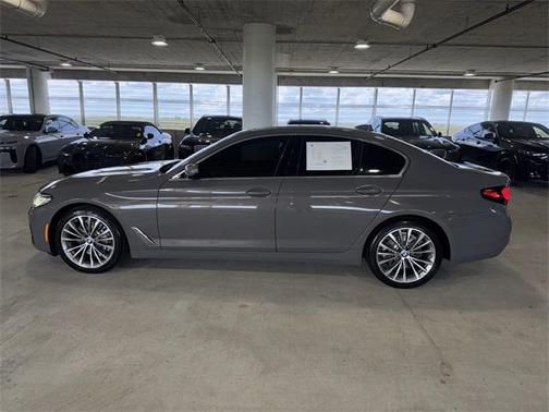 2021 BMW 530 530i